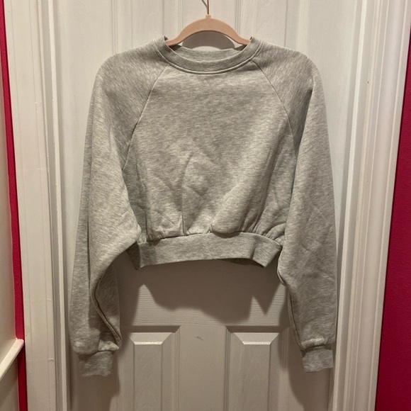 Forever 21 Grey Fleece Crew Pullover Sweatshirt - Picture 1 of 6